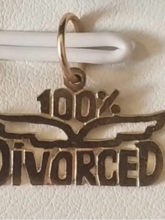 Jewelry - Vintage 14K Gold “100% Divorced” Charm Pendant